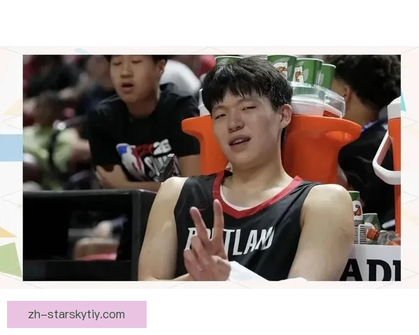 林书豪晒图回顾全明星周末 与杨瀚森交换球衣